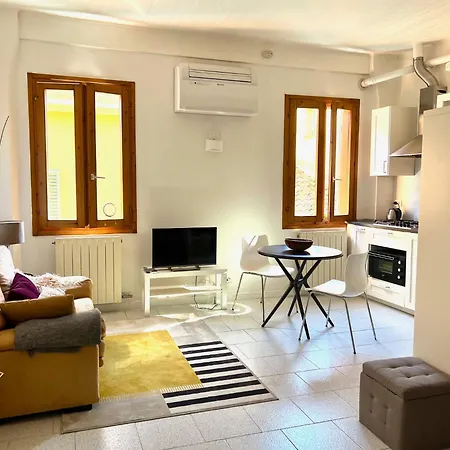 Bright Cozy Apartament *